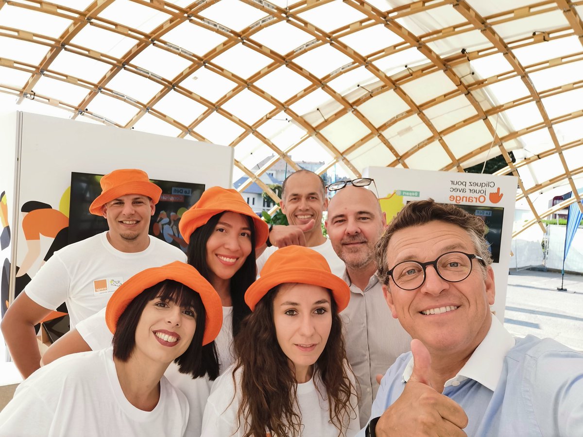gbes31's tweet photo. En direct du stand @orange du #fanpark de @Lourdes avec la dynamique équipe qui vous accueille ce 21 juillet @lucheraud @OrangeOccitanie https://t.co/OC5gMgCSRh