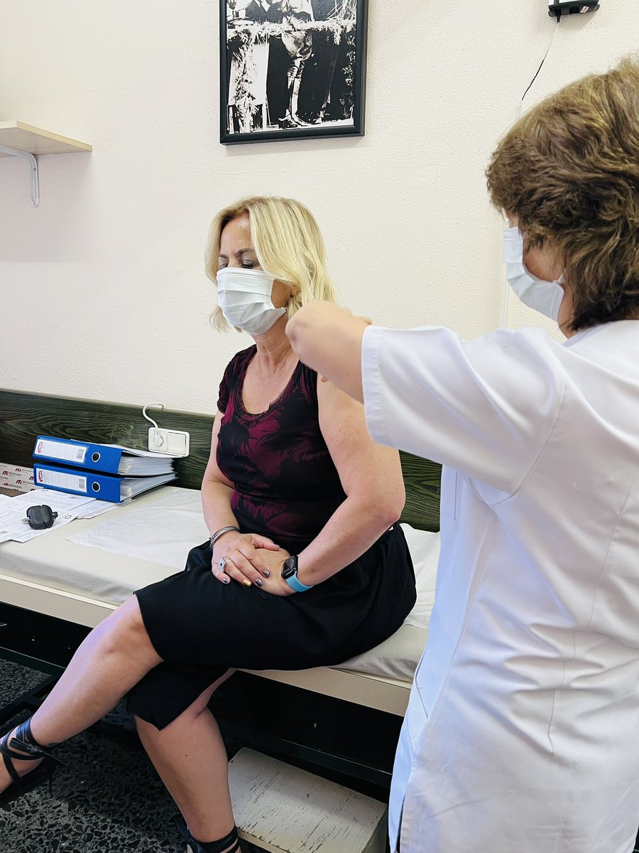 Aşı yapılırken insan niye gözünü kapar ki?
Hatırlatma dozumu oldum
Fırtına büyük, sular yükseldi
Can yeleği takviyesi.
Hatırlatma dozu için uygun gruplarda iseniz hatırlatma dozunuzu olunuz 
COVID19 aşıları milyonlarca hayat kurtardı
#COVID 
#COVID19 
#gazitıp
#erişkinaşımerkezi