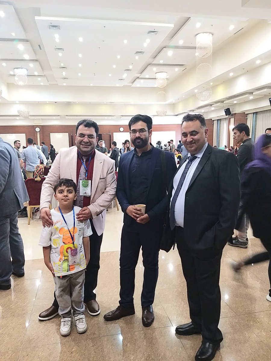 dashmohsen1361's tweet photo. شاید سالها طول بکشه تا دو حسام با حال و با معرفت و خوش صحبت در کنار هم قرار بگیرید 😍
#dma4
حسام صلبوخی
حسام ذوالفقارنیا https://t.co/BKJ1pQxx88