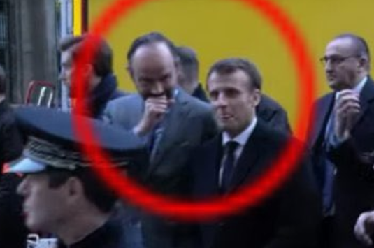 viorelionel39's tweet photo. N'oublions jamais le15 avril 2019, quand la cathédrale #NotreDame a brulé, un drame terrible, trouvé pourtant rigolo par #MacronUber et #EdouardPhilippe. #Macron garde toujours sur son bureau une image de la #cathédrale en flammes et une pierre maçonnique.
https://t.co/32fjGBpR7i https://t.co/qI9NtKqSaA