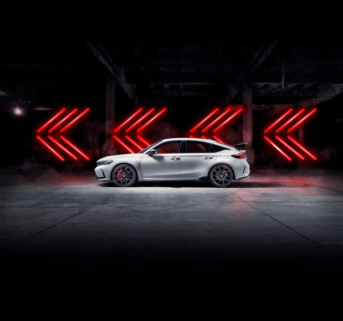 HondaRacingGLB's tweet photo. The all-new Civic #TypeR has been unleashed.

What do you think?

#Honda https://t.co/waRFeqpEzc