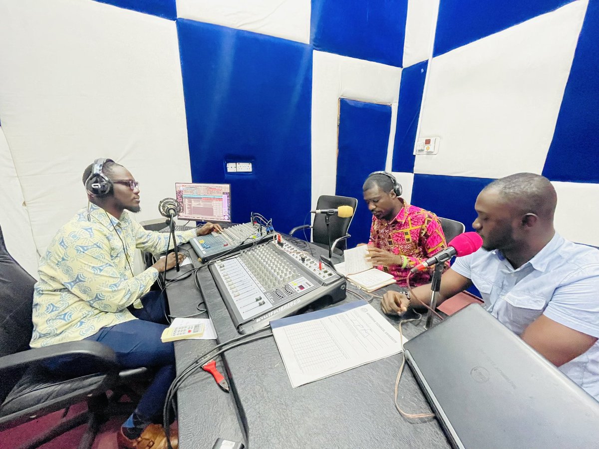 eqthevoice's tweet photo. The Sports Crew @agyenimpraise and @Nana_Deee. 

@kturadiogh #MorningRushShow https://t.co/doonci4DbD
