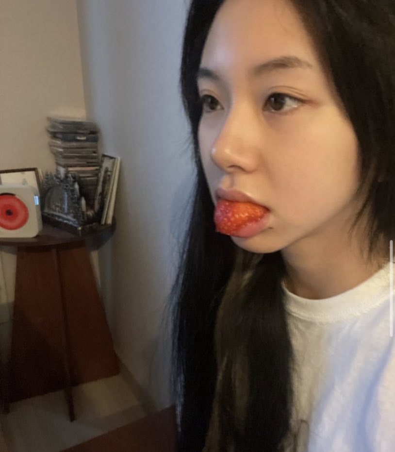 zuhaIvr's tweet photo. [ closed ]

i’ll be closing this account so dm @meIokumi if urgernt .. collecting and interacting w my moots was fun 🫰 bai bns 💋 https://t.co/RLOZ2hEEY5