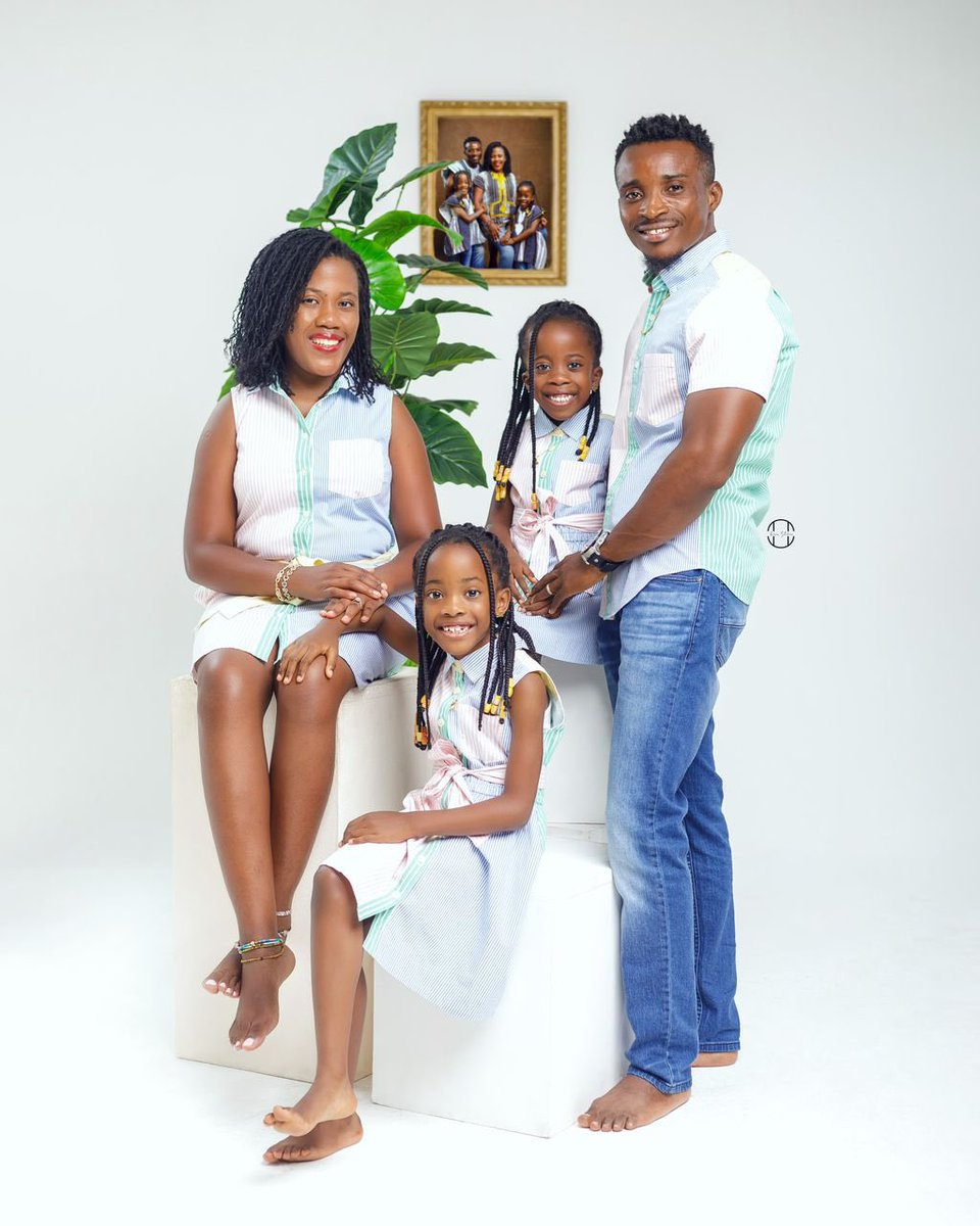 Family is everything. Stop, take a moment to be grateful that you can call someone family.

#ghana #accra #photography #familyshoot #family #PhotostudioinGhana #PhotostudioinAccra #familyportrait #portraits #oasis #shotbyoasis #OasisStudios #photography #ThursdayThoughts