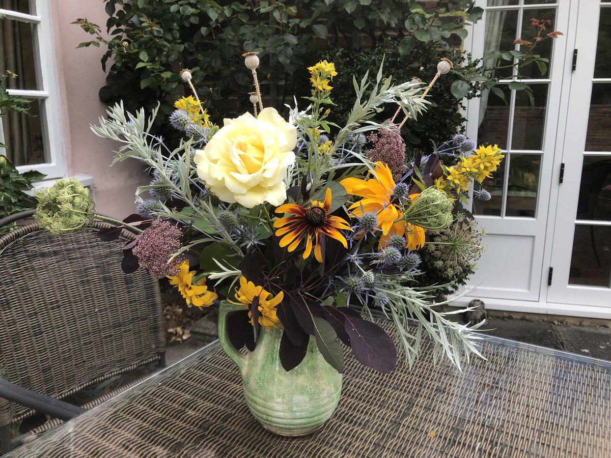 Rose_maryw's tweet photo. @TheFlowerFarmer #30stemchallenge My garden is very crispy but picked about 30 stems I think - lost count! https://t.co/nkos5lam0z