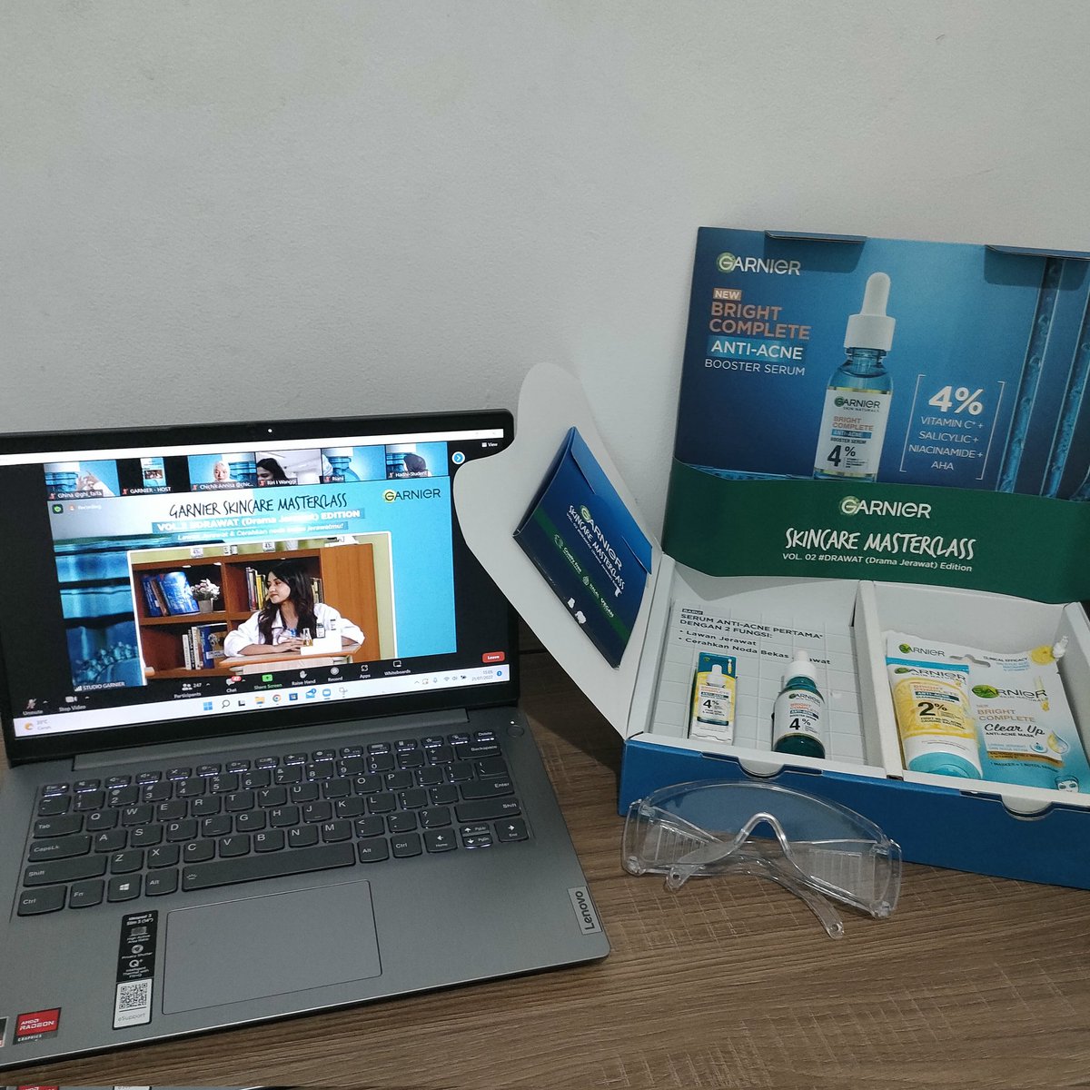 ghi_faifa's tweet photo. NOW LIVE Garnier Skincare Masterclass vol.2 seru banget nih tentang DRAma jeraWAT, yuk ikutan nyimak juga!
@garnierID #GarnierSkincareMasterclass #DRAWAT #SolusiDRAWAT https://t.co/9f6i8BPZq4