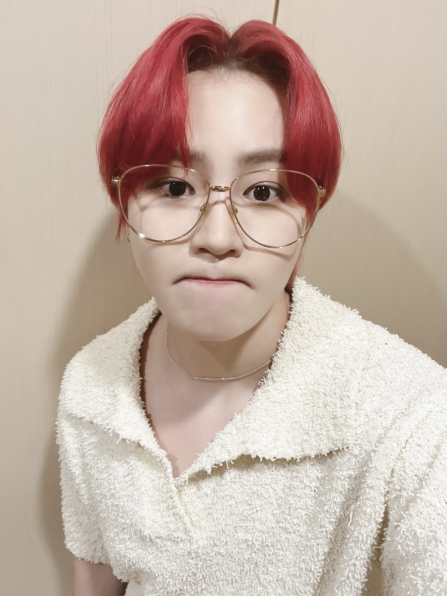 BPM_HSW's tweet photo. [#하성운] ⏰

잠시 후 10시! KBS Cool FM <비투비의 키스 더 라디오>에 성운이 출연합니다📻
성운이와 함께 행복한 목요일 밤 보내세요❤

#HASUNGWOON #비투비의키스더라디오 https://t.co/H7yYwpzn1a