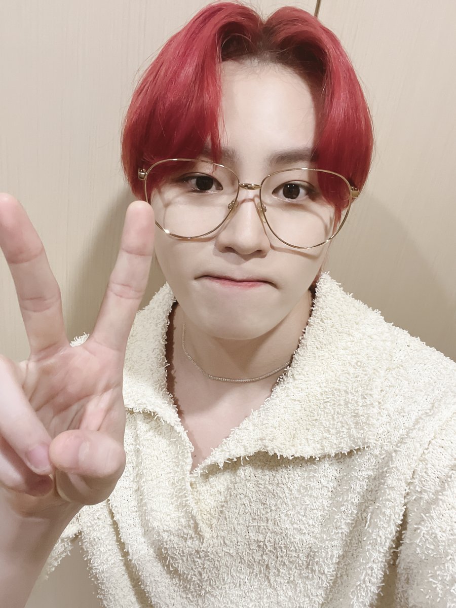 [#하성운] ⏰

잠시 후 10시! KBS Cool FM <비투비의 키스 더 라디오>에 성운이 출연합니다📻
성운이와 함께 행복한 목요일 밤 보내세요❤

#HASUNGWOON #비투비의키스더라디오