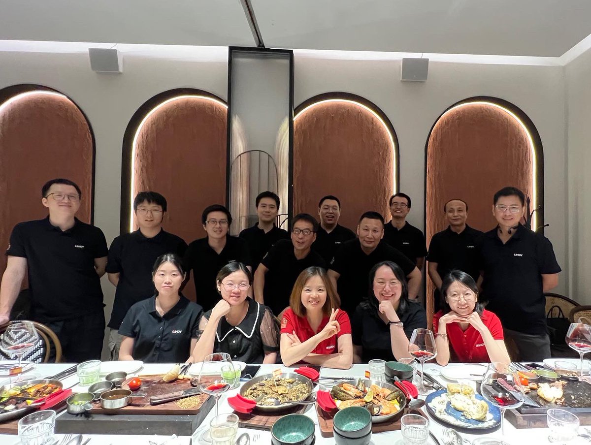 Dieses Jahr wird viel gefeiert! So haben unsere Kollegen in China das 90-jährige Firmenjubiläum gefeiert 🎂🎉

#90jahrelindy #connectionperfection #feier #jubiläum