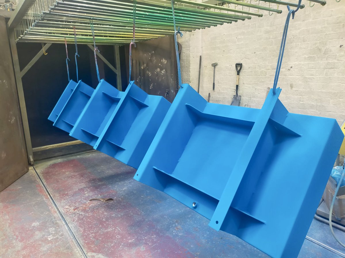 ltd_roo's tweet image. 👉🏼 𝙿𝚘𝚠𝚍𝚎𝚛 𝙲𝚘𝚊𝚝𝚒𝚗𝚐 𝙴𝚡𝚙𝚎𝚛𝚝𝚜 👈🏼

Here are some #driptrays finished in BS4800 18E53 💪🏼💙

#powdercoating #stokeontrent #powdercoat #finish #quality #qualityfinish #paint #wetpaint #precision #ukmanufacturing #ukengineering #onestopshop #valueadded #rooengineering