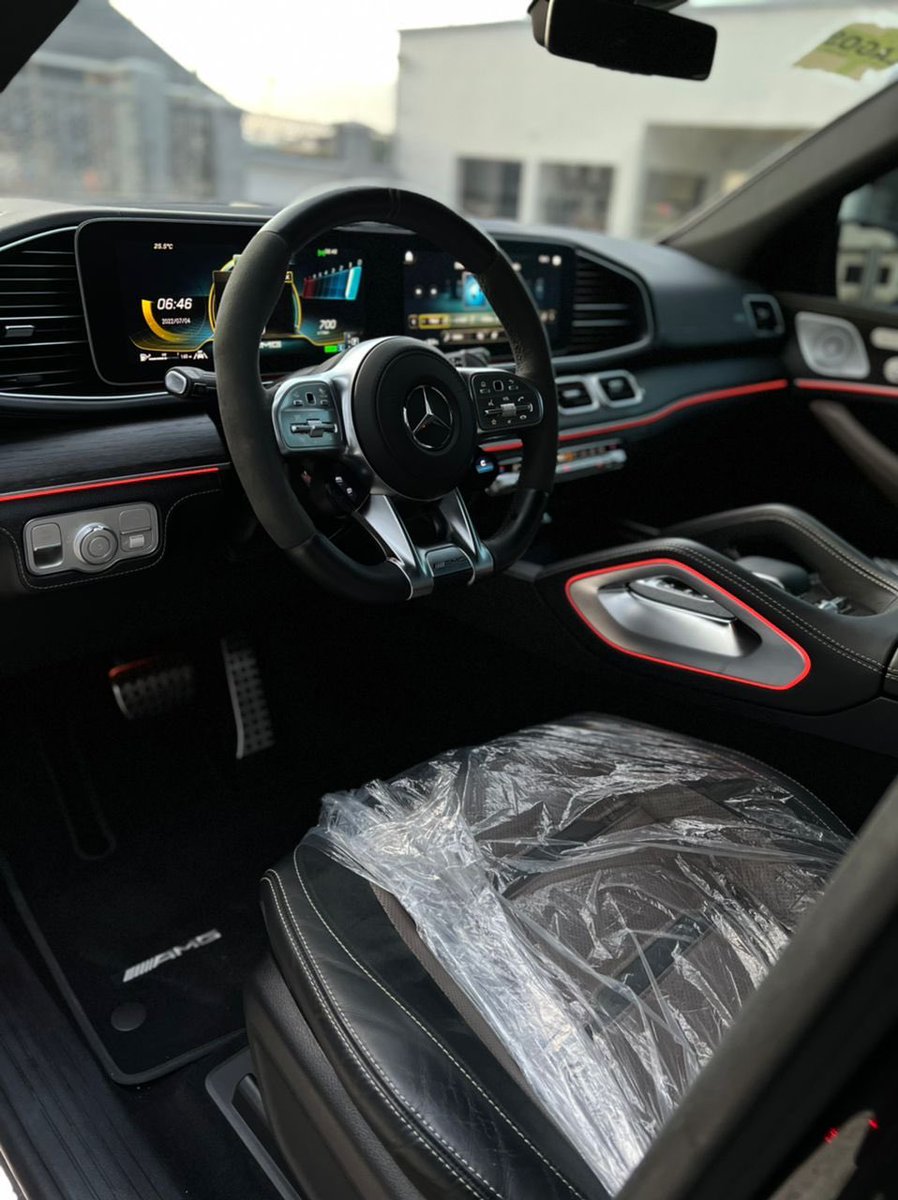 Pamilerin's tweet photo. A car that does it all 🥰 https://t.co/HgORtXJkxL