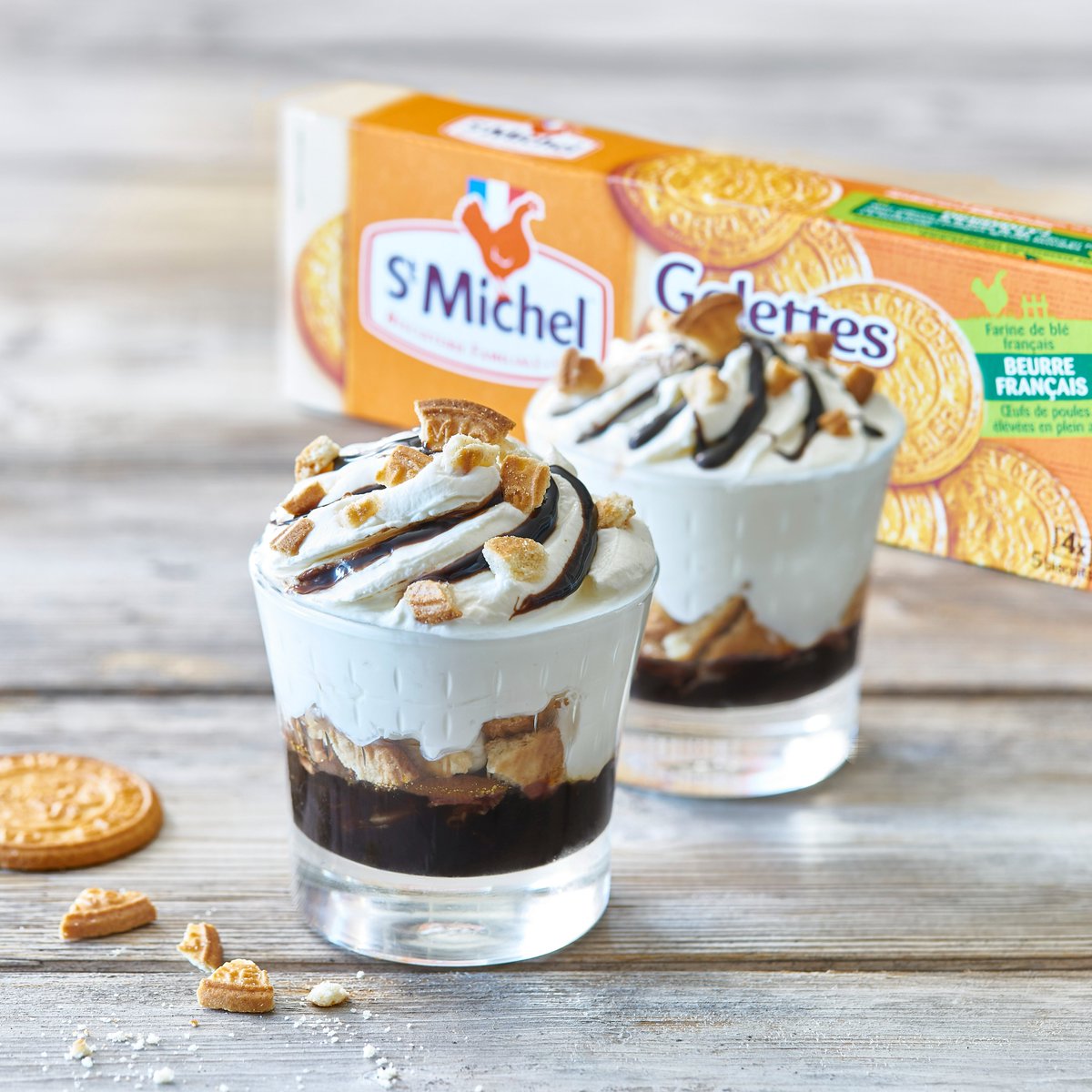 ☀️ Eté + soleil = glace ! Découvrez notre recette de yaourt glacé au coulis de chocolat et éclats de Galettes St Michel 🍦
stmichel.fr/recettes/detai…
.
.
#recette #glace #sundae #summer #recettefacile #diy #yaourtglacé #glacemaison #recettemaison