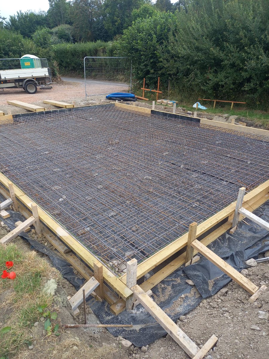 TricourtPiling's tweet photo. Works going well on our site in Shaftsbury, Reinforcements and formwork for a new build property.
#reinforcements#groundworks#tricourtpiling#dorset https://t.co/FLrxnsG8oZ