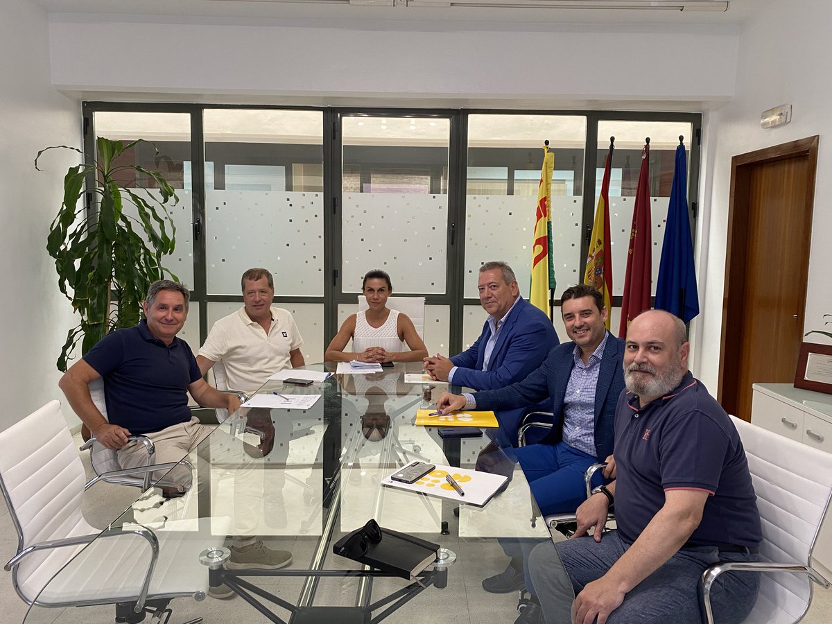 juanmarinperez's tweet photo. Esta mañana hemos constituido la Comisión de Seguimiento del Convenio que la @ATributaria_RM tiene con el @AytoBeniel Gracias alcaldesa @mcmoralesf por la confianza para gestionar vuestros tributos. 
Continuamos buscando nuevas fórmulas de colaboración.
…💪💪Seguimos https://t.co/HpW3dFGGpm