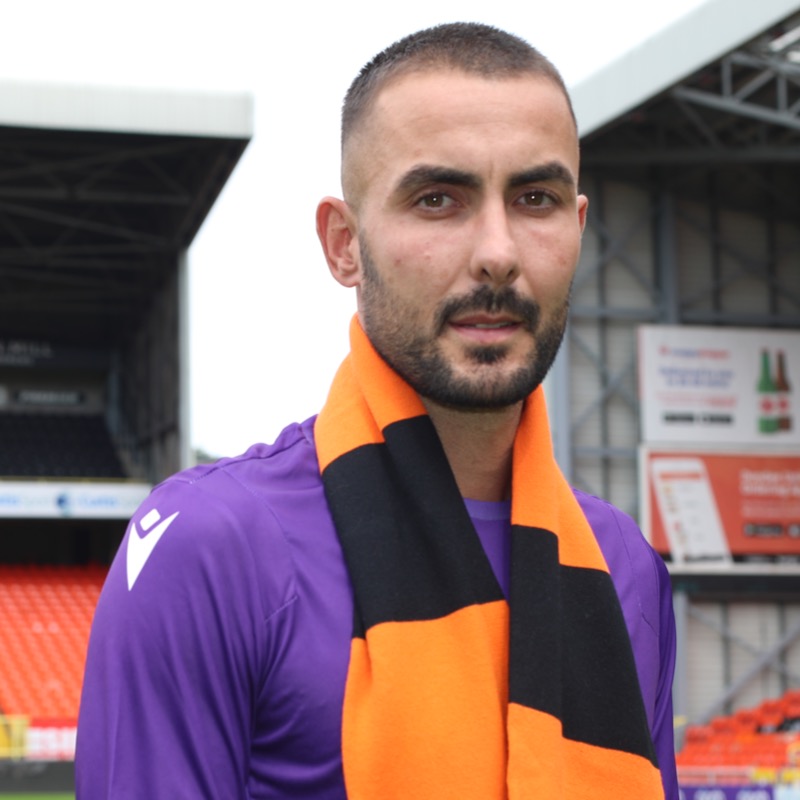 dundeeunitedfc's tweet photo. lɐıɔıɟɟo s,ʇI 🇦🇺

We are delighted to announce the signing of Australian international Mark Birighitti from @CCMariners on a two-year deal, subject to a work permit application ✍️

@MarkBirraz | #UnitedInPursuit
