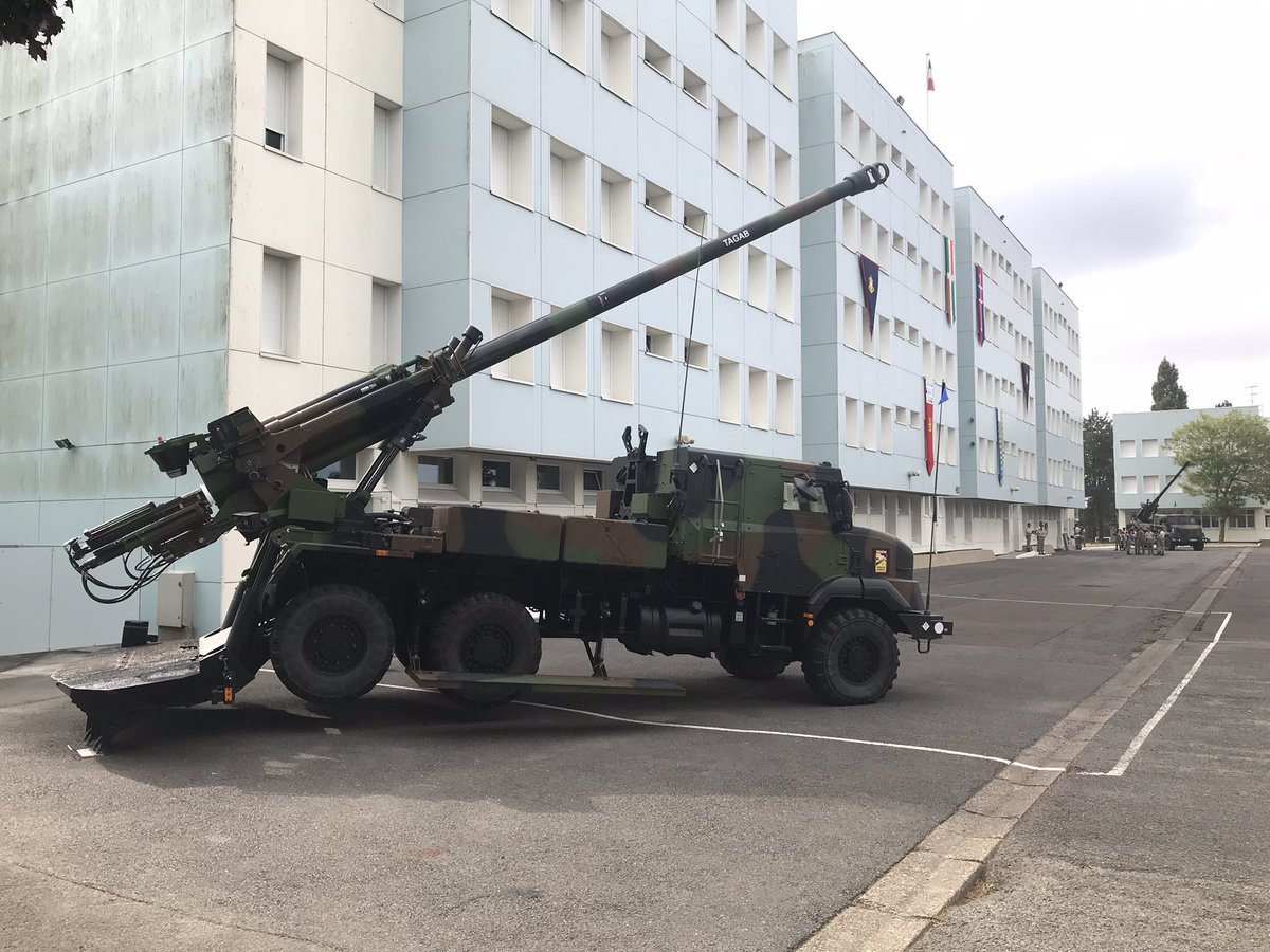 PSimonOF's tweet image. Jour de #passcom ce jeudi matin au 11e #régiment d’#artillerie de #marine, près de #Rennes @ouestfrance35 @AJDPresse @11e_RAMa @CDC_11eRAMa @9_BIMa_AdT @PatrikSteiger @defense_ouest @CEMAT_FR @armeedeterre