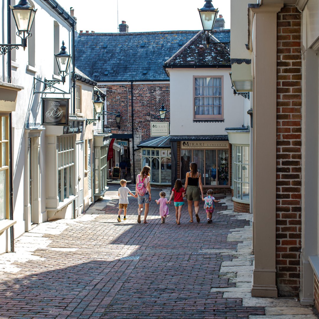 As it's national #gettoknowyourcustomers day, we thought we'd take the opportunity to find out about our lovely customers. Tell us which of our independent stores is your favourite.

#AntelopeWalk #Dorchester #DorsetBusiness #ShoppingArcade #ShopLocal #SupportLocal