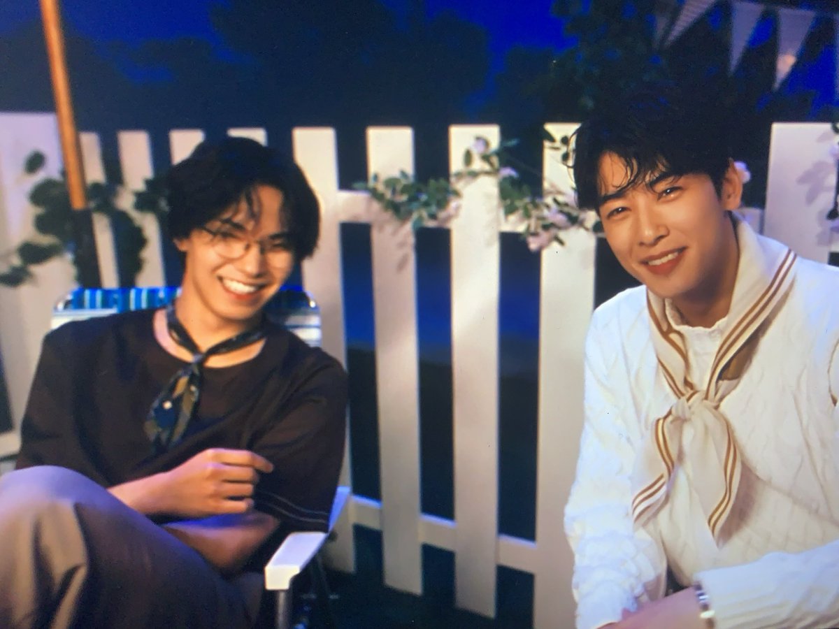 chakythinker's tweet image. THEYRE MY BESTEST FRIENDS