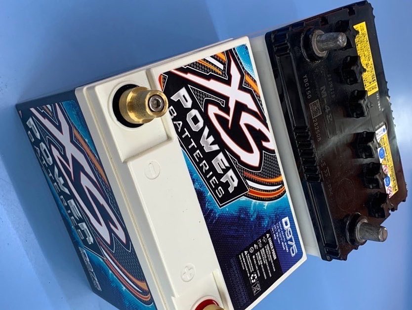 wave2port_k's tweet photo. 質の良い バッテリー交換は音質改善の早道です!
先日仕上がりました当店 NEWデモカー アトレイですが、勿論 音は思った以上の仕上がりでしたが、音を聴いてたら、ついつい欲が出て来て良質なバッテリーに交換いたしました!
https://t.co/iQqAONZrnm…
#音質改善バッテリー
#XSPOWER
#D975 https://t.co/CSp83UOHxH