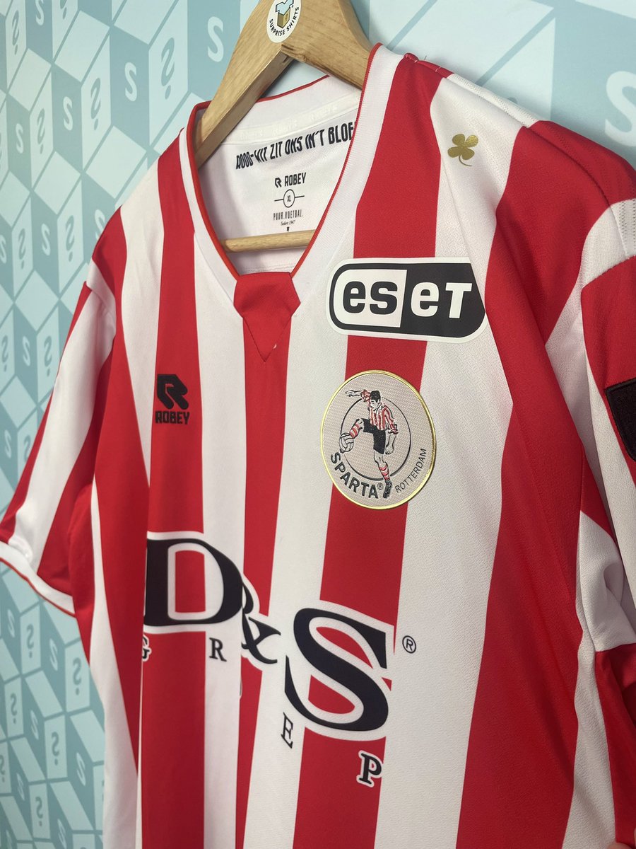 GIVEAWAY! 👀

We’ve got this beautiful Sparta Rotterdam Home shirt from 20/21 (size XL, fits L) with a very slight defect… a perfect shirt but we can’t sell this one! 🇳🇱🏰

Let’s give it away 😁

♻️ Retweet
✅ Follow us 

We’ll pick a winner later today! ❤️