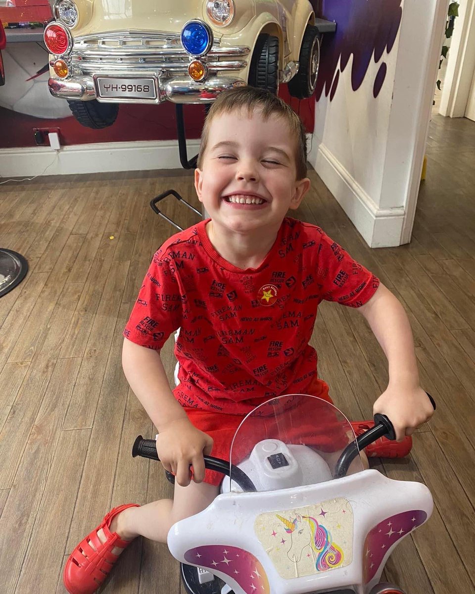 Brothers Noah and Myles looking and feeling much cooler 👏💈😍

#haircut #fade #nottingham #barber #barbershop #hairstyle