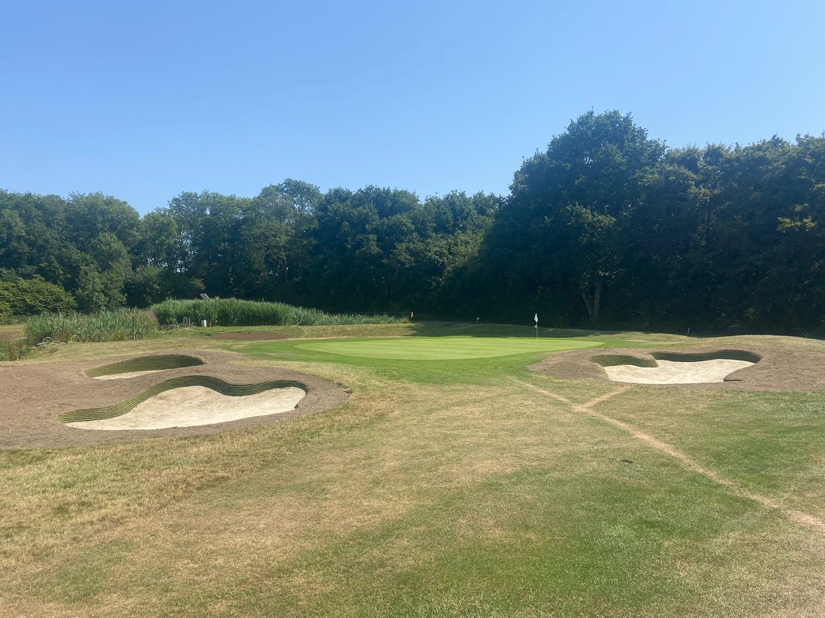 DuraBunker's tweet photo. Some nice before &amp; after shots starting to emerge @therayleighclub #transformation #eyesoresintofeatures #bunkerdesign #bunkerconstruction #comingtogether https://t.co/gXMba5CUy2