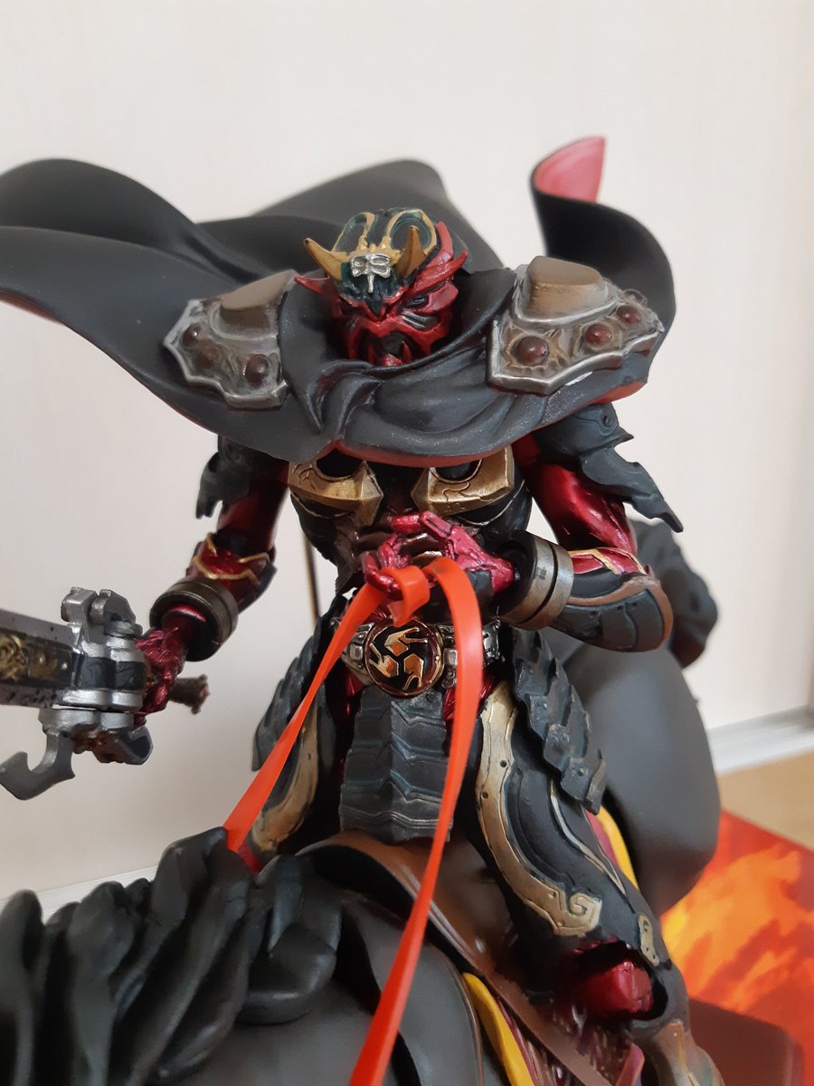 mask_ver's tweet photo. 消えたので再ツイート。
劇場版 仮面ライダー響鬼と7人の戦鬼に出てくる馬に乗る響鬼をs.i.cで表現したくて…。s.i.c.で馬はない😢
探してたら…。あった！ラオウの愛馬、黒王号！試しにラオウのマントを着せて騎乗させると… https://t.co/hdMN1xnidc