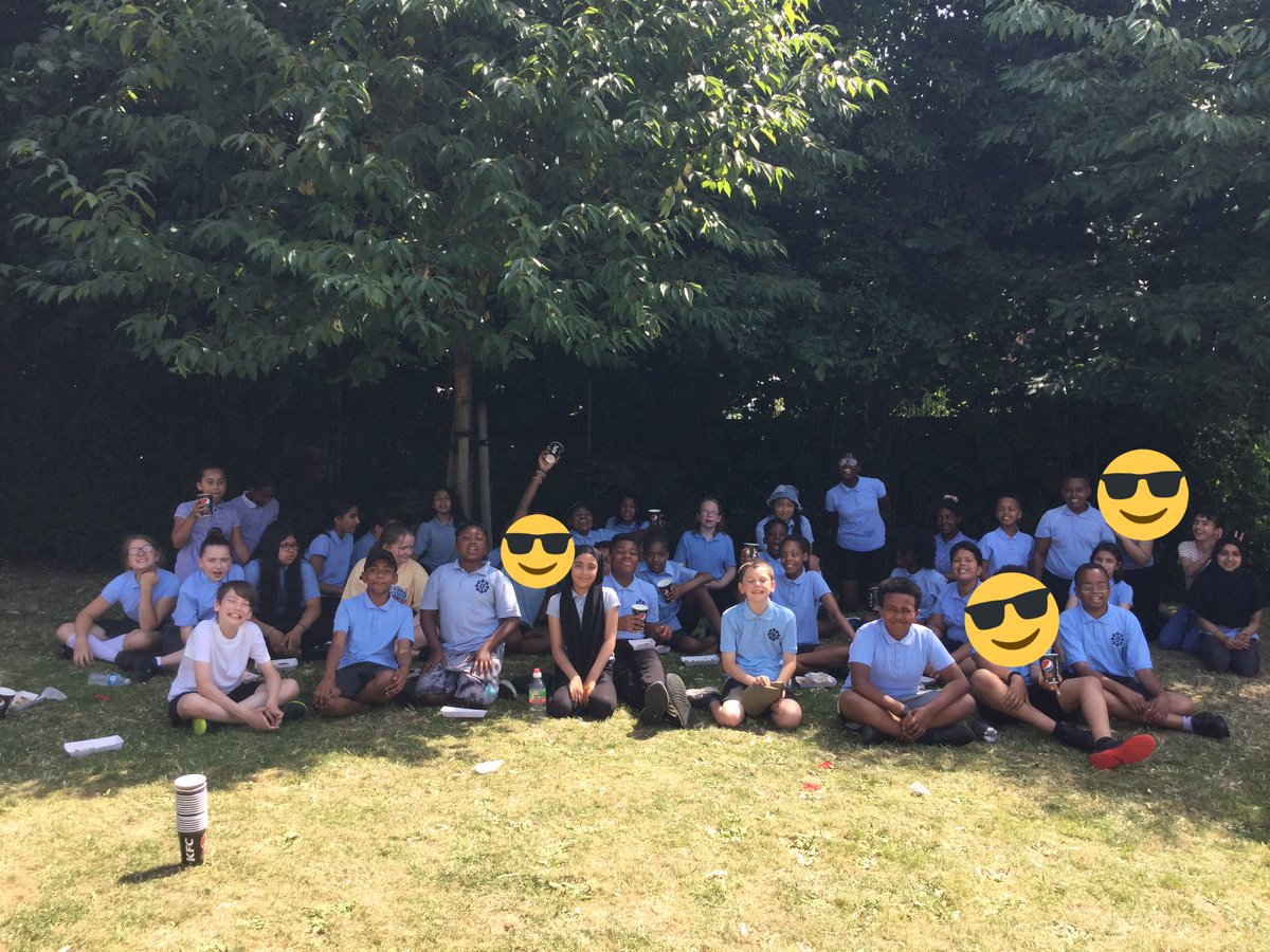 stcath_6rc's tweet photo. Year 6 had KFC as a treat for all of their hard work throughout the year! We loved it! 😊😊 https://t.co/YNQTHmv6BV