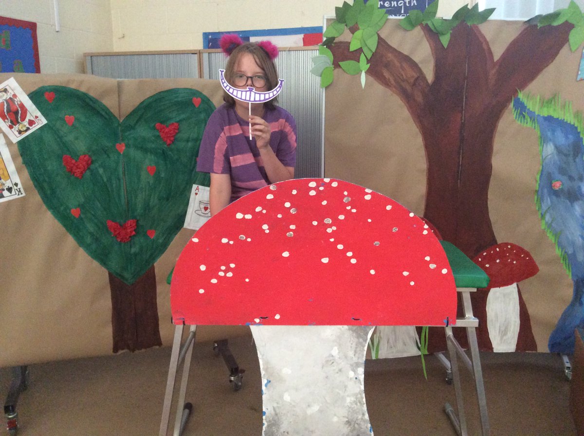 BarninghamCEVCP's tweet photo. Alice the Musical was a hit! Well done Owl Class for all your hard work in putting this show together :) #alicethemusical #aliceinwonderland @BCEVCPOwls #tobeambitious https://t.co/dWaO6F2tFr