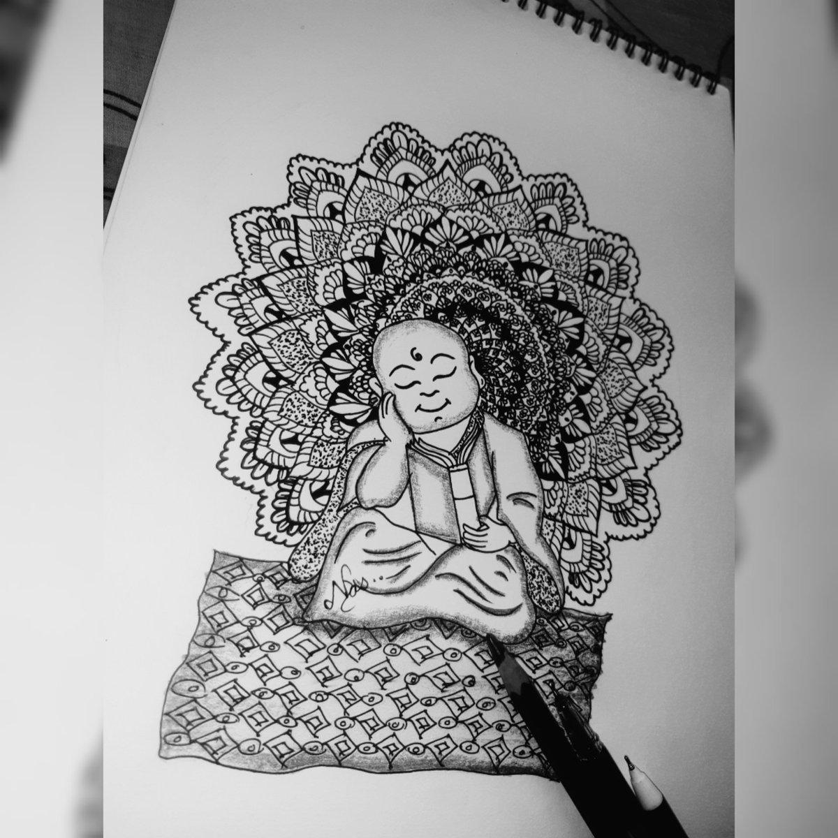 Peace is everywhere🤍
#o #mandalalovers #meditation  #sketch #inked  #yoga #blackwork #mandalasharing #creative #digitalart #illustration #beautiful #mandalaartwork #blackandwhite #dotworktattoo #homedecor #drawings #mandalatherapy #draw #tattooartist #india #addict