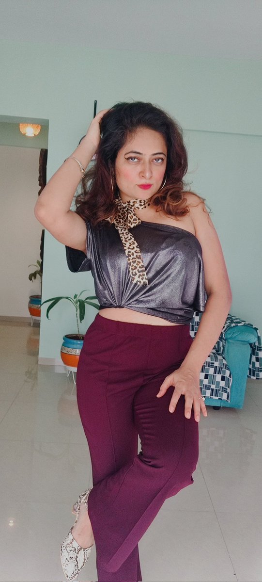 Prranita9's tweet photo. JEANS - RETRO vs MODERN LOOK
#jeans #retrobollywood #retrolook #retrojeans #modernbollywood #modernlook #modernjeans #styleyourjeans #jeanstyle #retro #modern #fashionandstyle #fashioninfluencer #styleinspo #fashionreels #fashionreelscreator
2️⃣4️⃣
🤎🤎🤎🤎🤎🤎🤎🤎🤎🤎🤎🤎🤎 https://t.co/JXNDmjcwiv