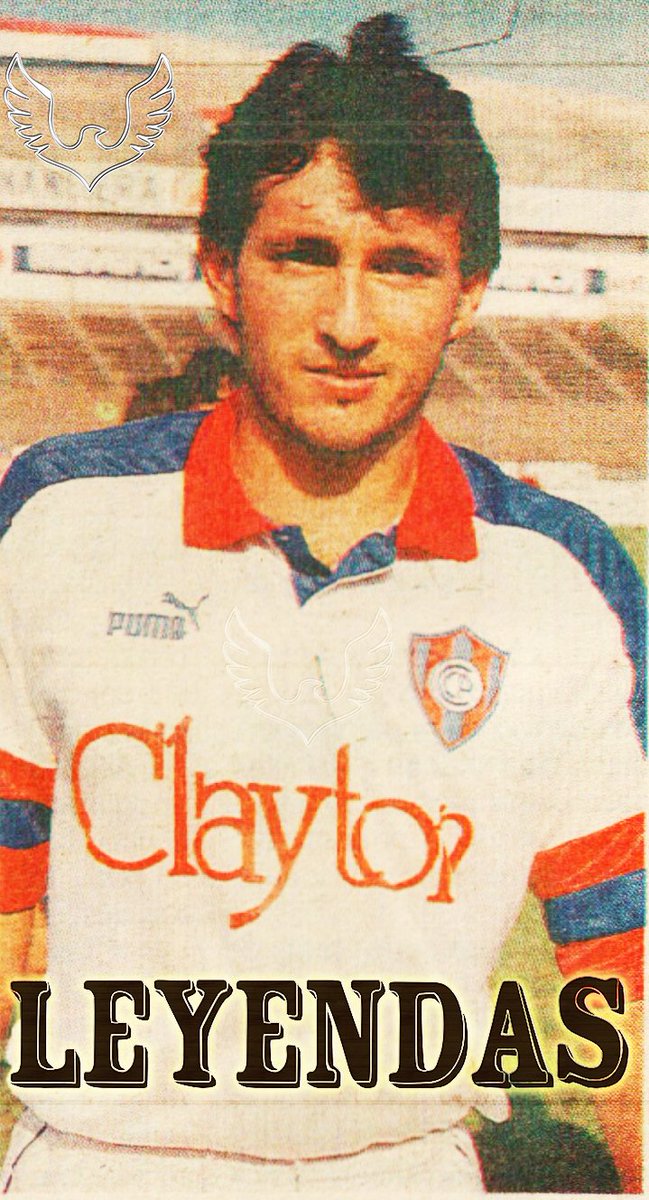#tbt 
En ésta foto lo vemos a Juan Carlos Villamayor, un ágil lateral derecho que fue campeón con Cerro Porteño, por la marca de la camiseta y las tribunas populares de la platea del Defensores del Chaco, creemos que está foto sería de los años 1995 o 1996.