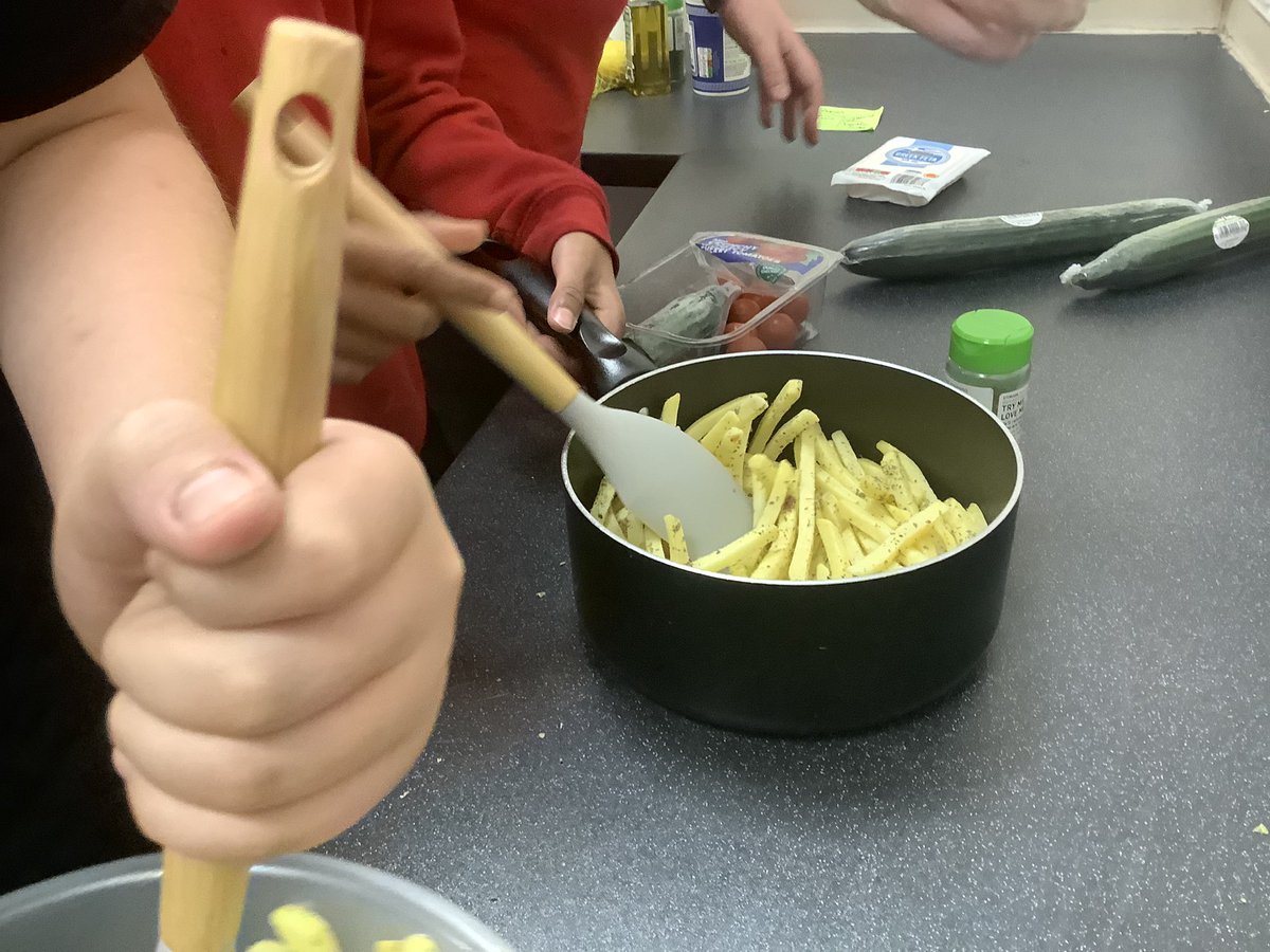 PeelParkClass18's tweet photo. Group 5 - Loaded Tzatziki Fries https://t.co/BllDNrOdS3