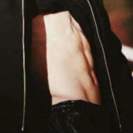 iS2ujimin's tweet photo. jimin’s sculpted abdomen https://t.co/NmO6DdGqxF
