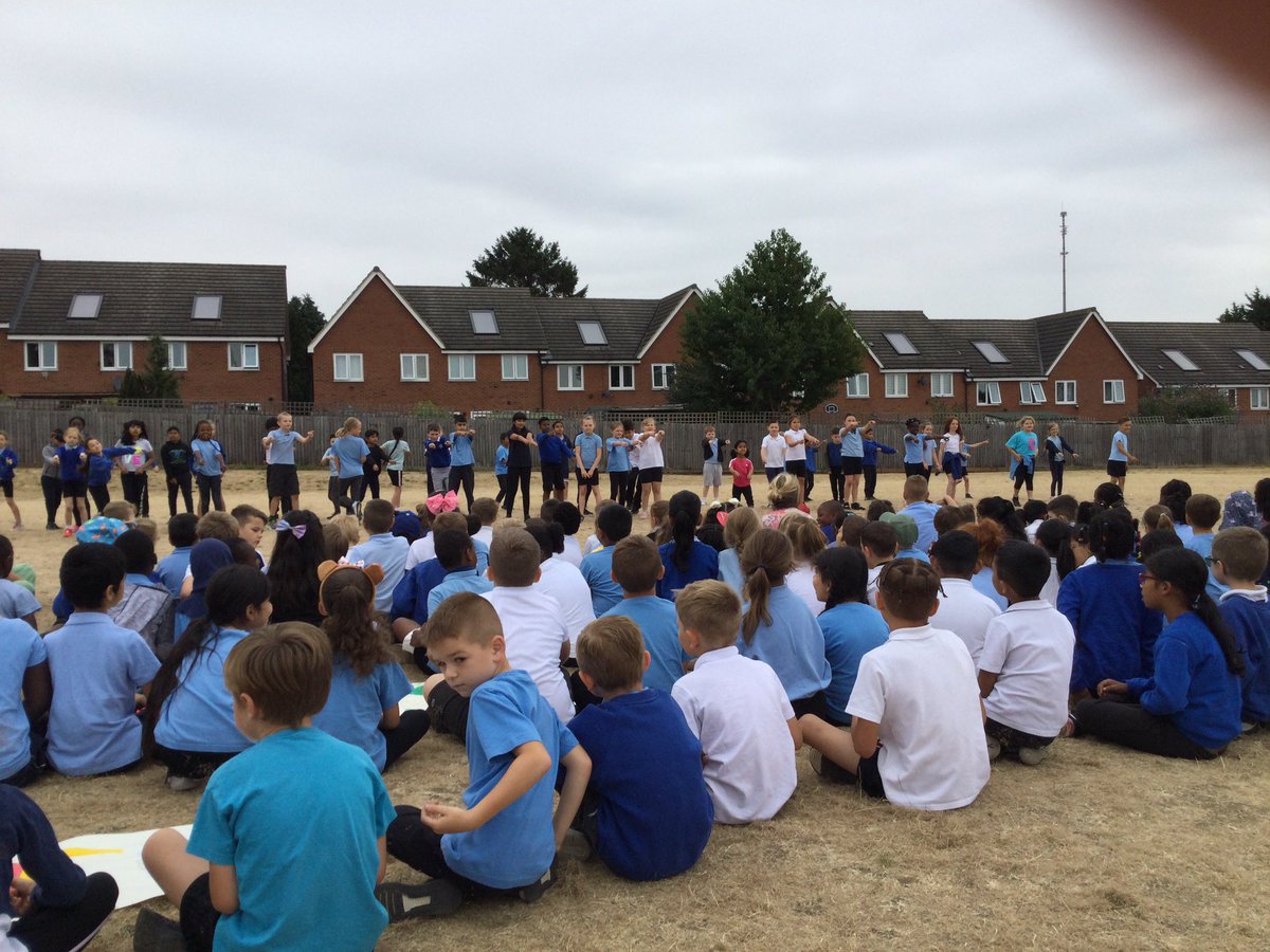 Y3StJamesNN5's tweet photo. Year 3 smashed their dance in the school competition https://t.co/DDOYxmOrQR