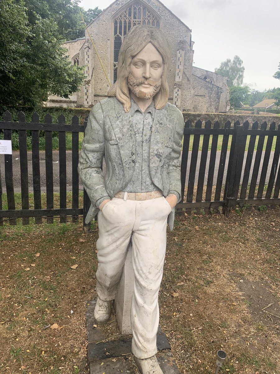 sitinastream's tweet photo. Bumped into this mystery bloke at the Bedingfield Arms - any guesses?!

We can still be sponsored here: https://t.co/T39jONdWpn https://t.co/MV5eTgOPKY