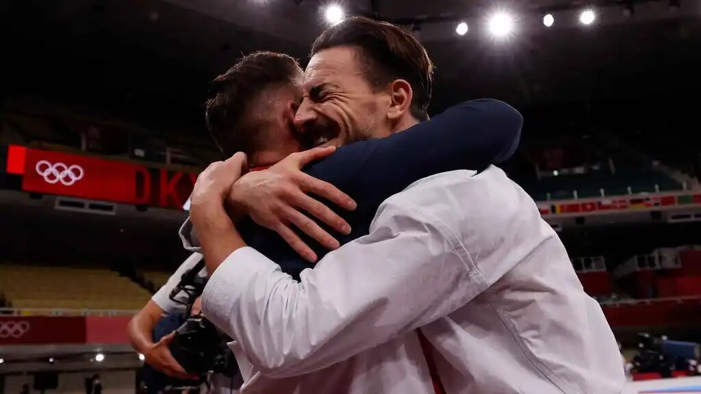 COE_es's tweet image. 📖 𝗘𝗻𝘁𝗿𝗲𝗻𝗮𝗱𝗼𝗿. Esa figura que siempre estará mostrando su apoyo en los buenos 👍 y malos 👎 momentos.
🥋 @rfejyda @bernabeumaria70 @RFEKarate @DamianHQuintero