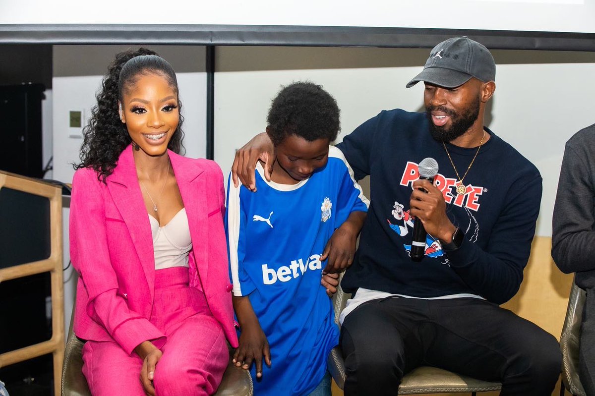 Tebo_Mphahlele's tweet photo. On Mandela Day I organised an event called “67 Minutes with my Football Role Model.”The aim of this day was to bring young football players from my township, Daveyton into one room with their football role models. My heart is happy ❤️

@MissSundowns_ https://t.co/XUHtsm8yWW