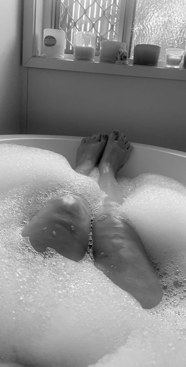 KatieKayj's tweet photo. @promo_worker https://t.co/GvQnfeOYm0 bathtime https://t.co/O5RYfv5ZV0