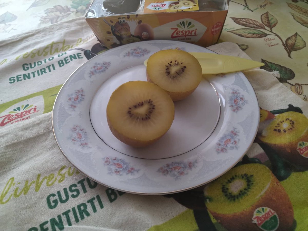 PinaChidichimo's tweet photo. Ambassador Kiwi Zespri SunGold
#GustoUnicoSunGold
@zespriKiwifruititalia @KuvutIT https://t.co/akHm2EEkxk