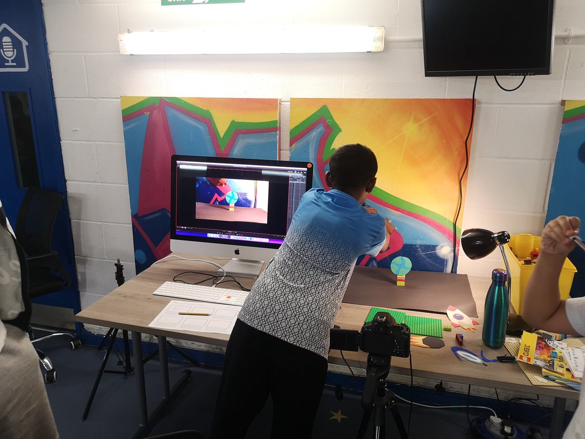 SkyWayCharity's tweet photo. It's week 5 of animation club with @LondonYouth and we've got astronauts ๐ฉโ๐, flying snakes ๐, cityscapes ๐, rockets ๐, turtles ๐ข and more as our 8-14's group continue developing their animations!
@LDN_VRU @_RocketScience_
#creativeworkshops #animationclub #strongerfutures https://t.co/kSscjHFbY0