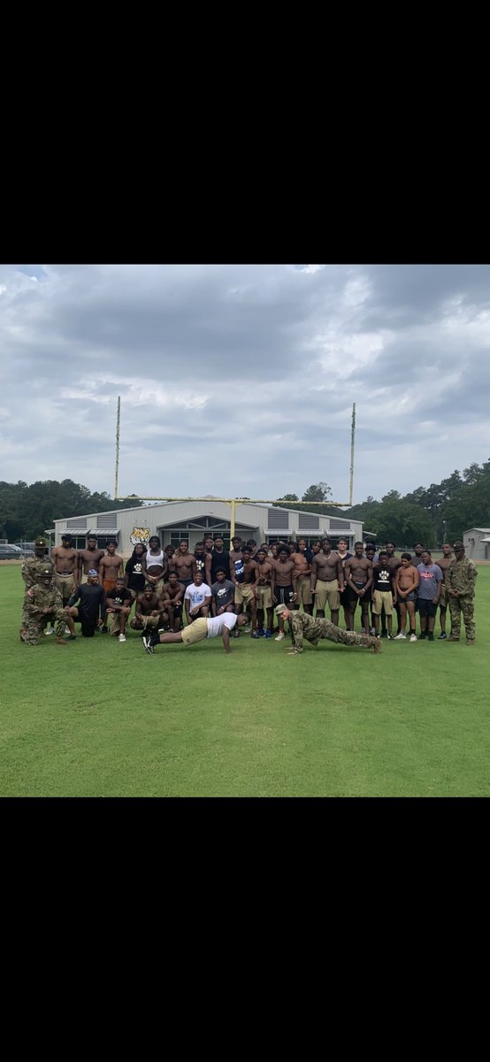 Special thanks to the Army National Guard for coming &amp; working our players out! We got better today as a team today!

#TigerPride 🐅