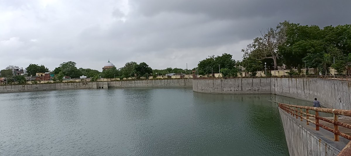 SurjitMandal9's tweet photo. Day 7: Scenario of Vatva Village Lake at Sunny and Rainy weather in a same day.
#MissionAmritSarovar #AICTE #aicteinternship #MoHUA https://t.co/Qp6f22xNrd