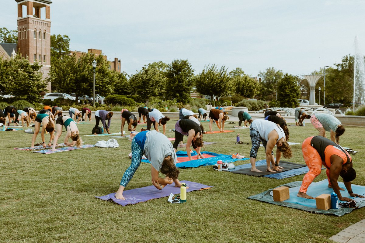 Who's ready for another round of Yoga in the Park this Saturday? 🧘‍♀️🧘
Join us &amp; Journey Within Yoga &amp; Meditation 8 AM - 9 AM to get your relaxation on ... with a view. ☀️⛲️

Don't forget your yoga mat, a towel &amp; water! 

Photo creds: Summit to Sea