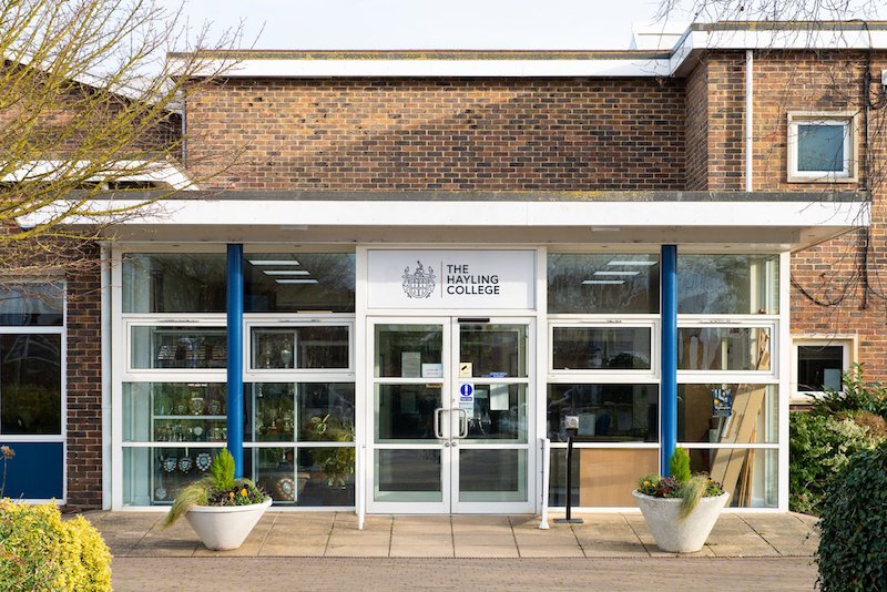 🚀 Great to catch up with headteacher @MartynReah today; planning our training day for the new year at The @Hayling_College in Hampshire ... 

#SLTchat #PedagooHampshire