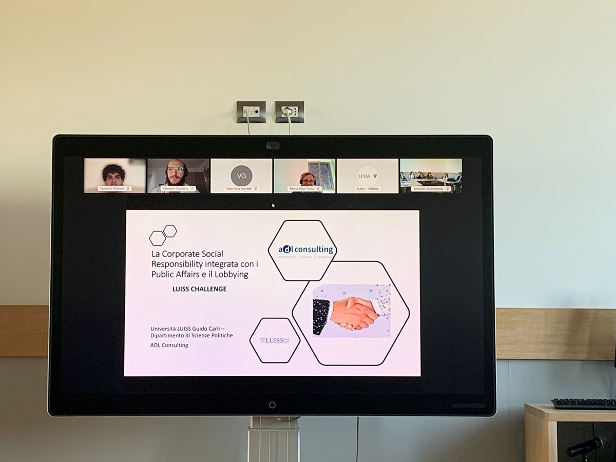 Adl_Consulting's tweet photo. Con quale frequenza e in che modo le attività di #PublicAffairs &amp; #Lobbying vengono rendicontate all'interno dei #BilancidiSostenibilità? 🌐 Oggi siamo in 📍@UniLUISS insieme ai ragazzi che hanno partecipato alla #LuissChallenge 2022 per confrontarci sui principali trend 📈 https://t.co/PlUdN2FP78