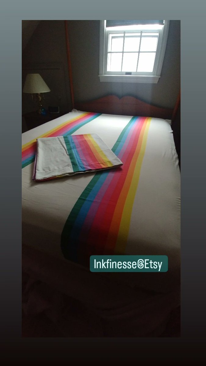 Find this happy #queen size #70s sheet set in my #Etsy @ inkfinesse.etsy.com  along w/other #vintage fashion, #nostalgia & unique #art 💗☮🤘🏼 #60s #80s #90s #style #sewing #upcycle #artist #love #Happiness #pride #60sdecor #bedroom #sleeping