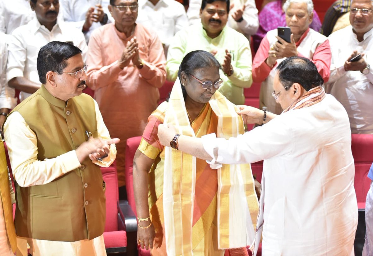 Singh1289Aryan's tweet photo. Droupadi Murmu elected as India's first tribal President

#DroupadiMurmu #DraupadiMurmuForPresident #Draupadi_Murmu #President #PresidentOfIndia #PresidentialElections2022 https://t.co/DJNNe5vRul