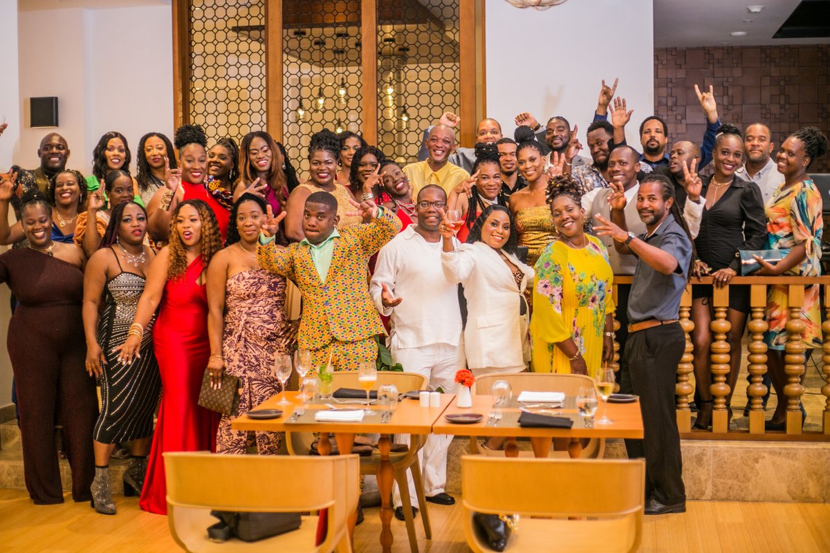 Dinner time for PSS class of 97' ! What a ball!