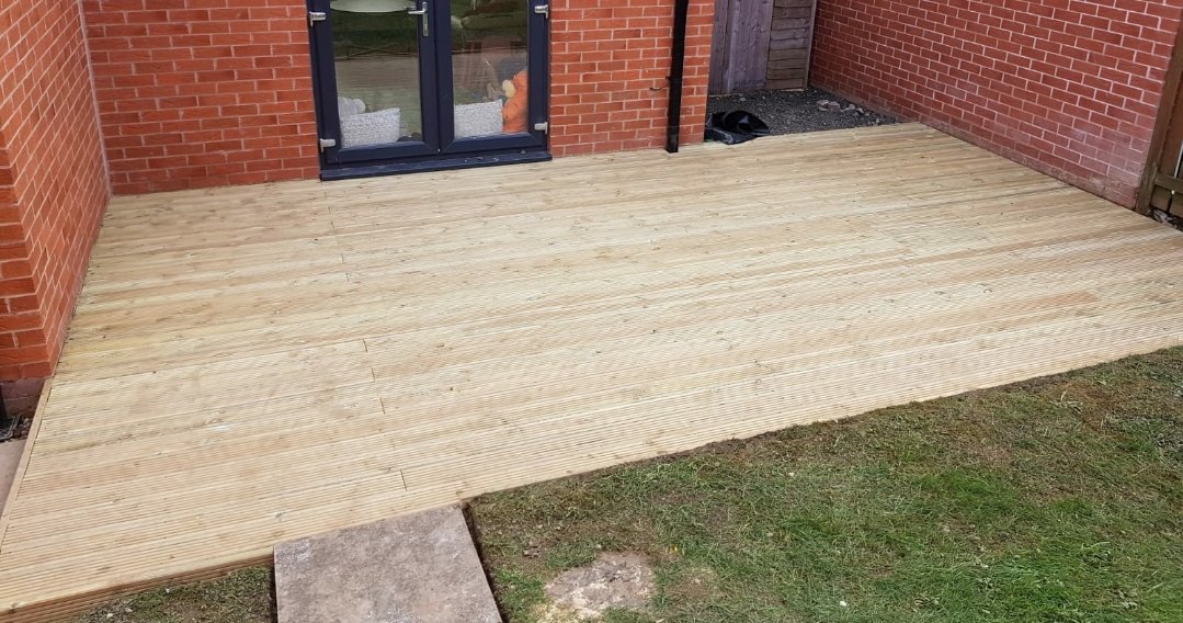 Ext_maintenance's tweet image. Basic decking complete.  Wood or composite decking available all shapes, sizes and styles.